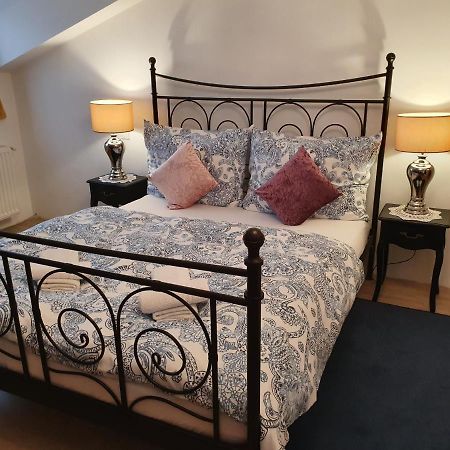 סופרון Karmelita Boutique Apartman מראה חיצוני תמונה