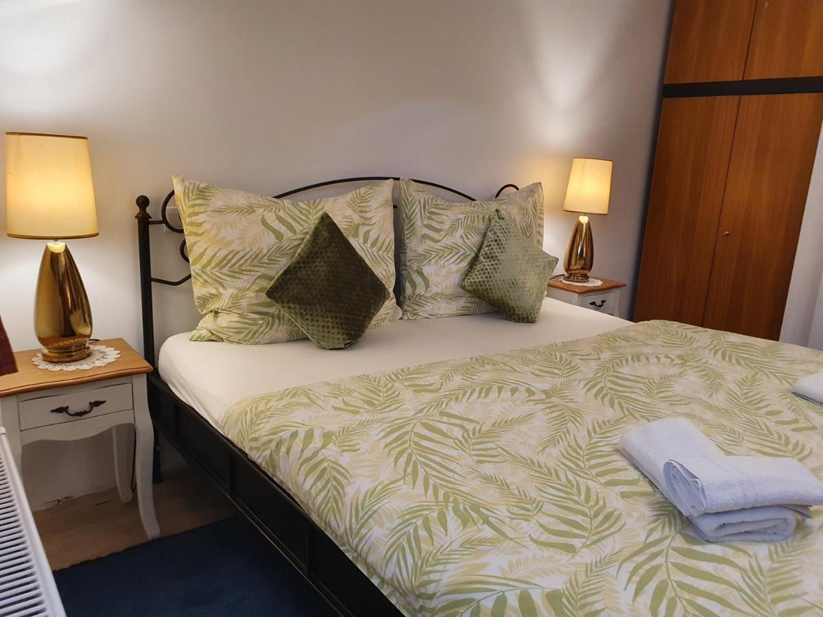 סופרון Karmelita Boutique Apartman מראה חיצוני תמונה