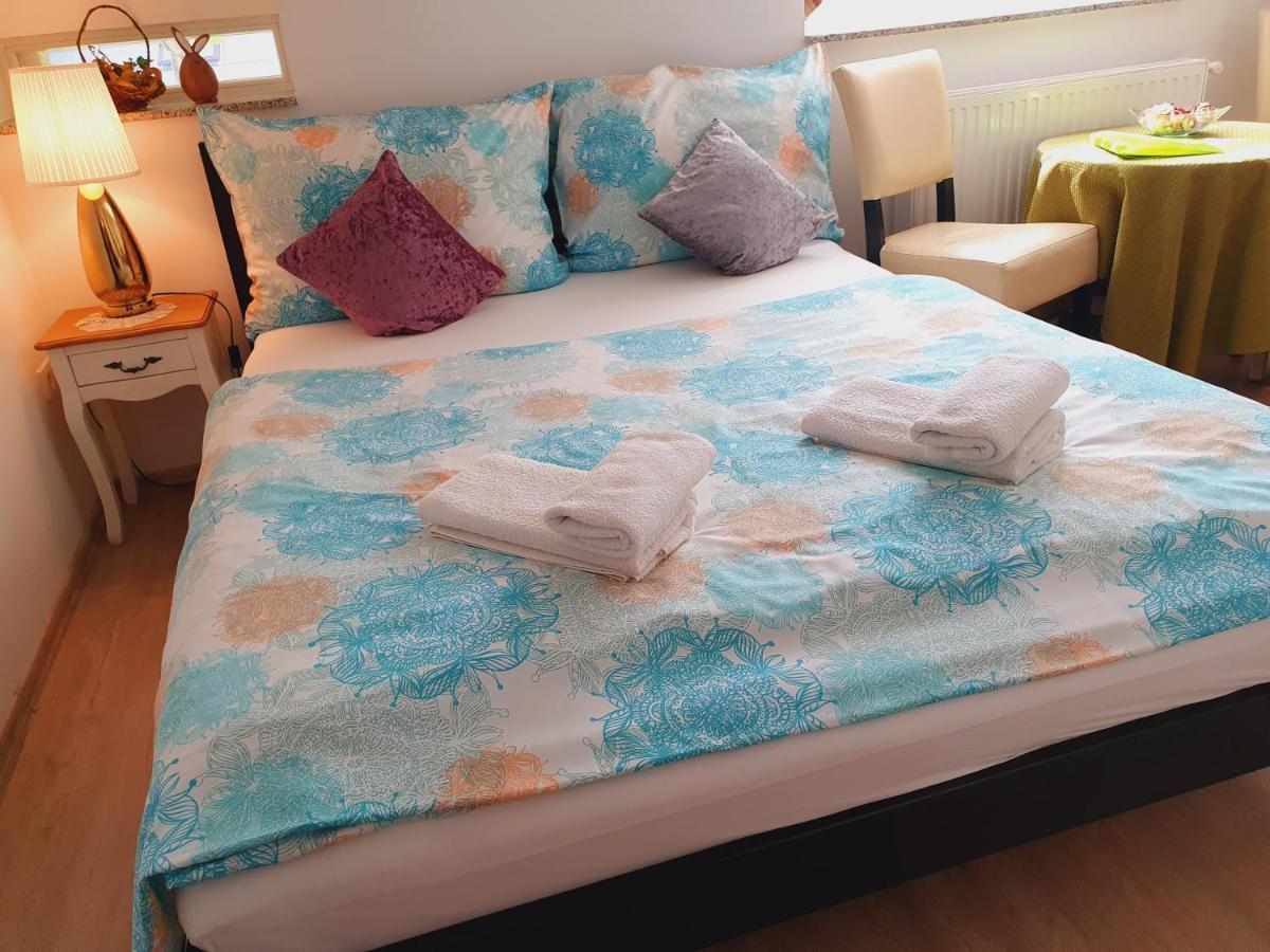 סופרון Karmelita Boutique Apartman מראה חיצוני תמונה