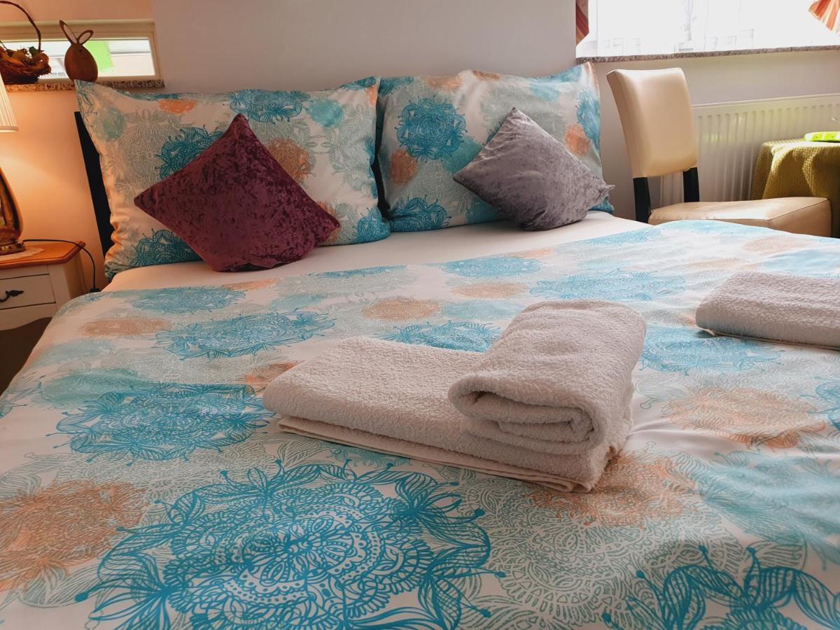 סופרון Karmelita Boutique Apartman מראה חיצוני תמונה