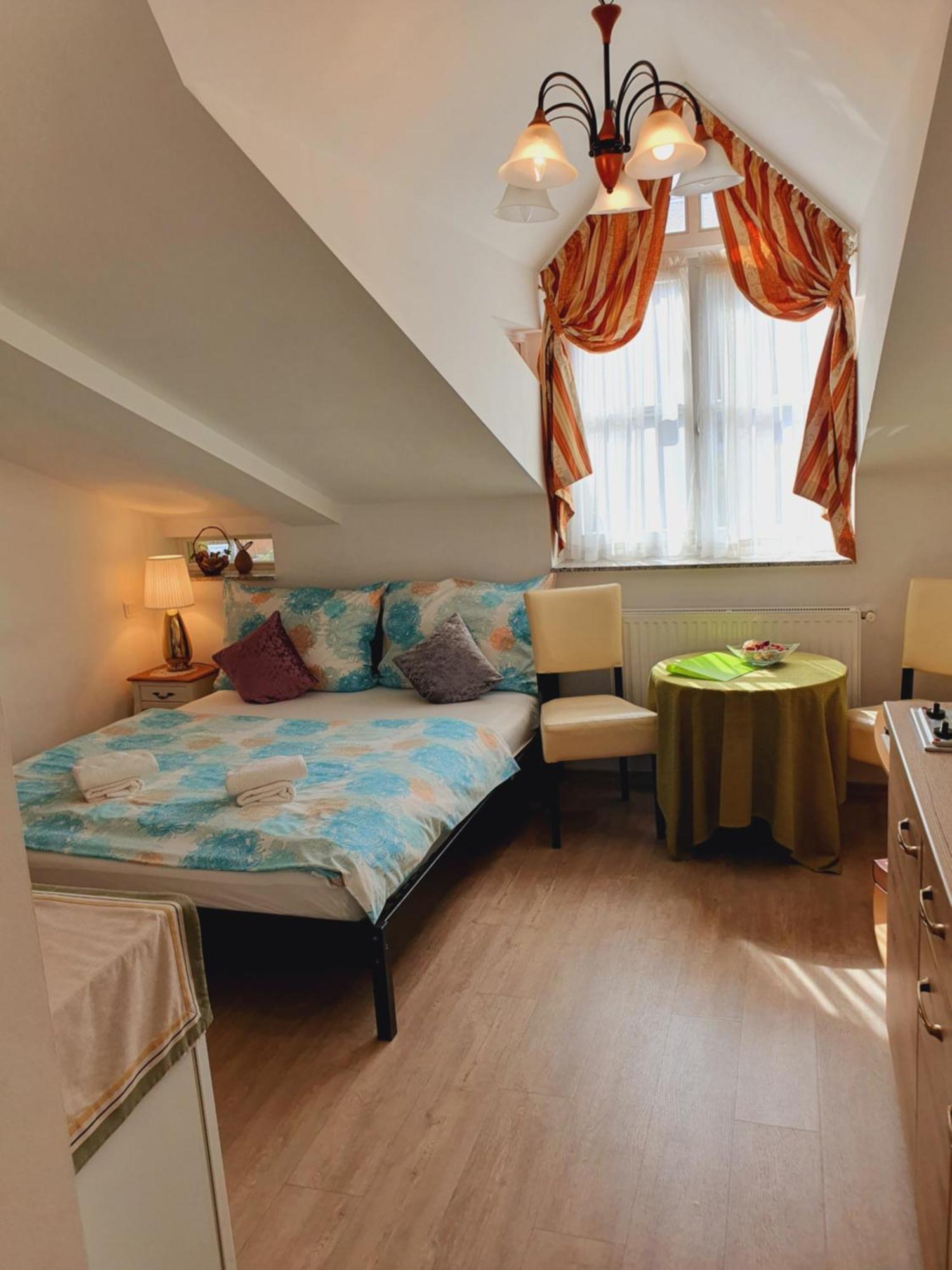 סופרון Karmelita Boutique Apartman חדר תמונה