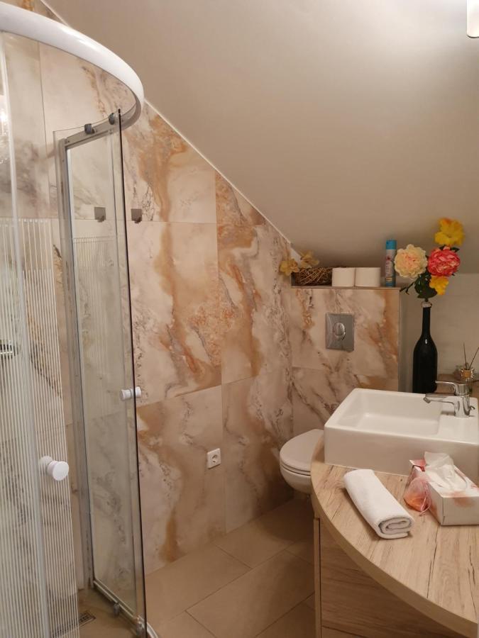 סופרון Karmelita Boutique Apartman מראה חיצוני תמונה