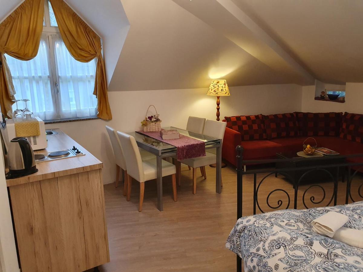 סופרון Karmelita Boutique Apartman מראה חיצוני תמונה