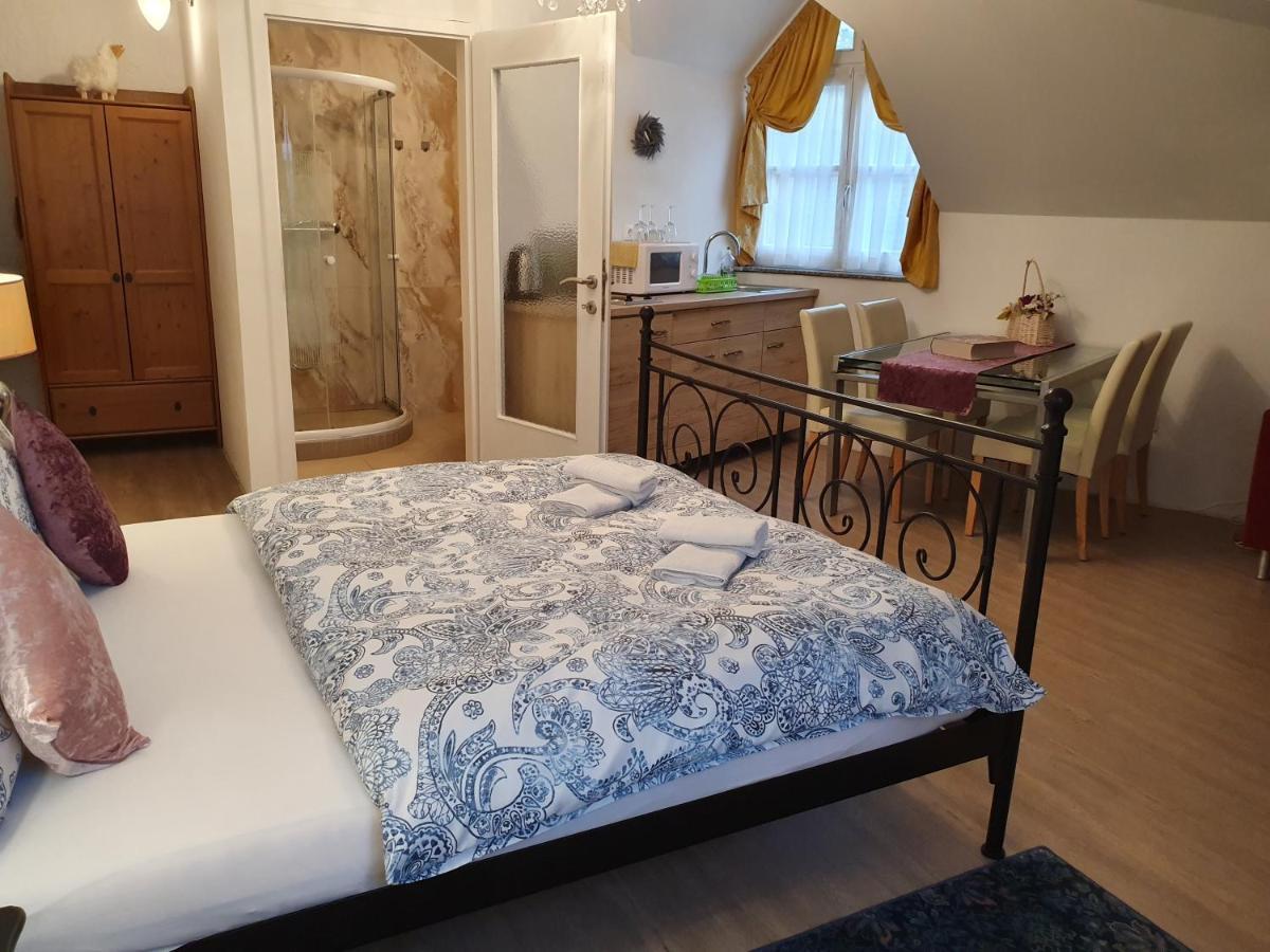 סופרון Karmelita Boutique Apartman מראה חיצוני תמונה