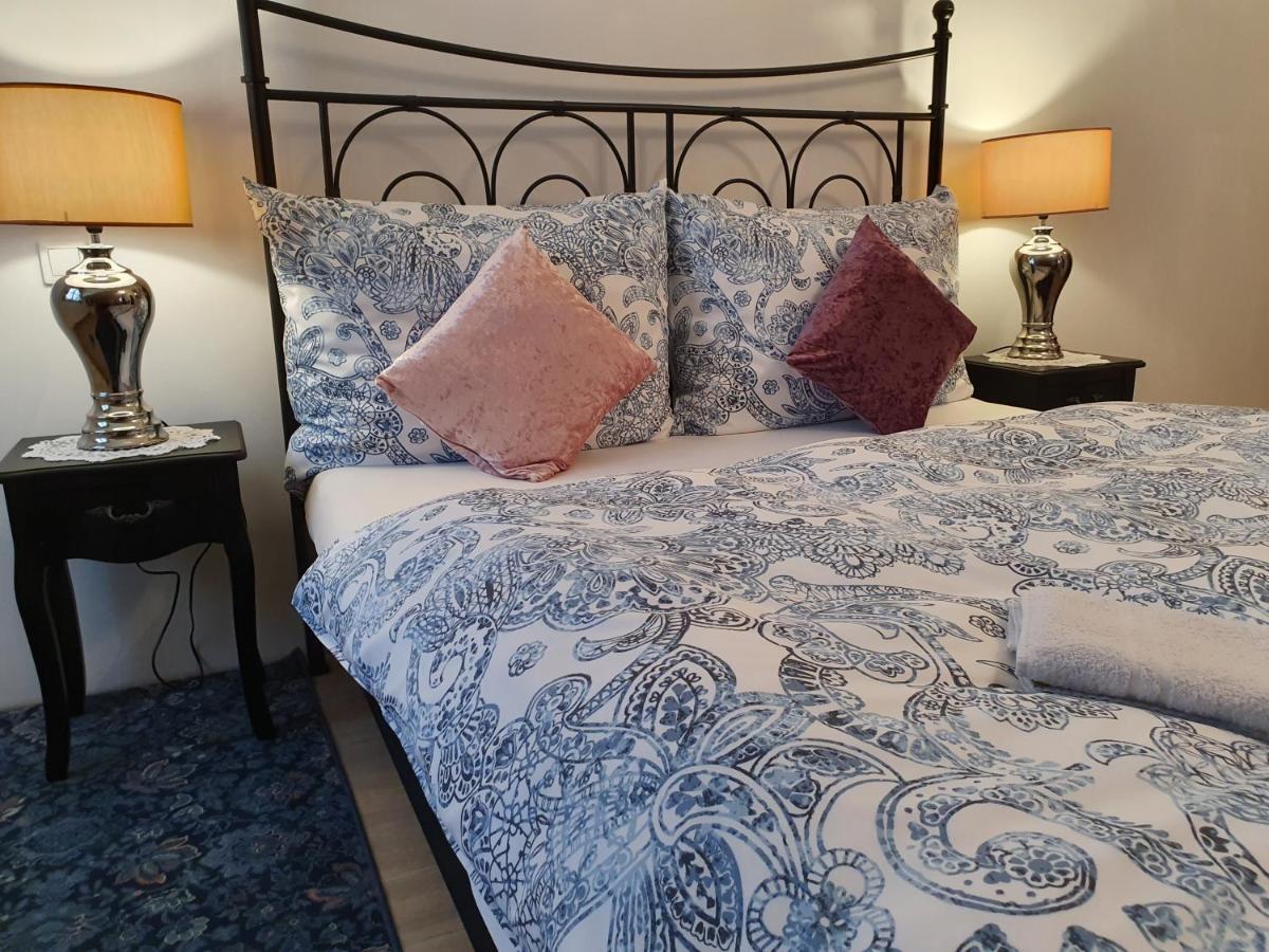סופרון Karmelita Boutique Apartman מראה חיצוני תמונה