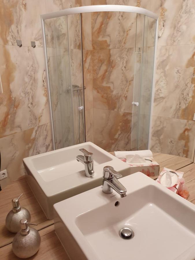 סופרון Karmelita Boutique Apartman מראה חיצוני תמונה