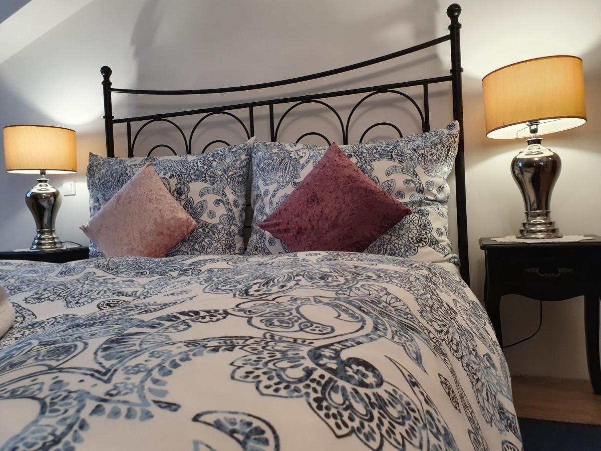 סופרון Karmelita Boutique Apartman מראה חיצוני תמונה