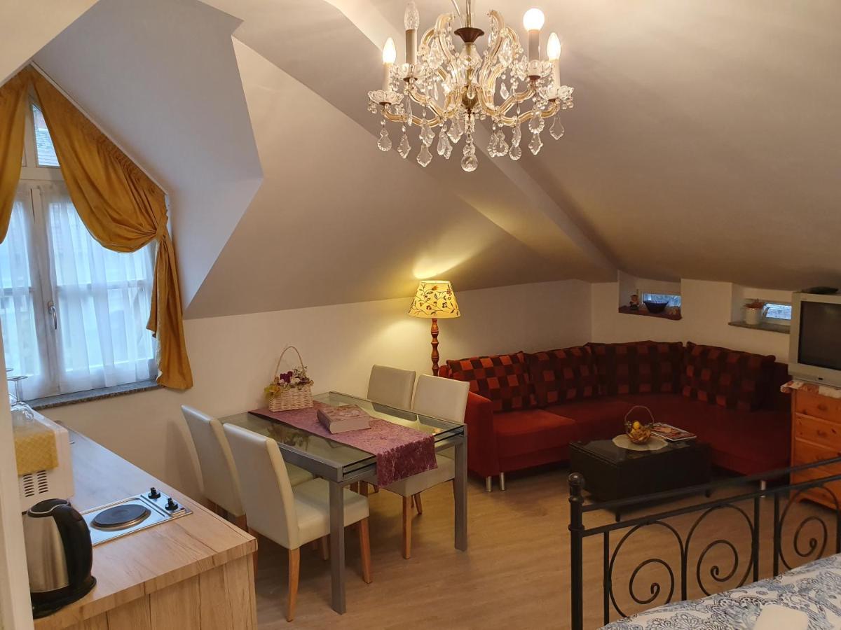 סופרון Karmelita Boutique Apartman מראה חיצוני תמונה