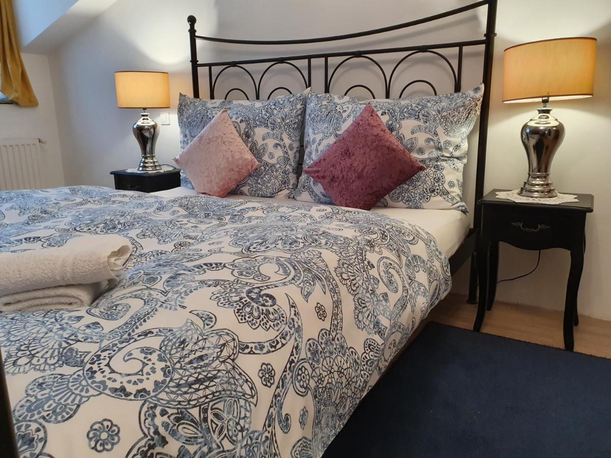 סופרון Karmelita Boutique Apartman מראה חיצוני תמונה